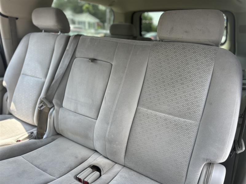used 2007 Chevrolet Suburban car, priced at $6,990