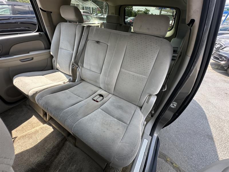 used 2007 Chevrolet Suburban car, priced at $6,990