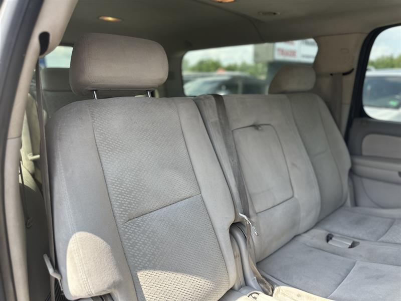 used 2007 Chevrolet Suburban car, priced at $6,990