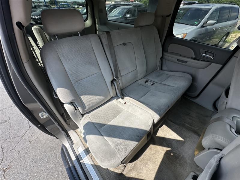 used 2007 Chevrolet Suburban car, priced at $6,990