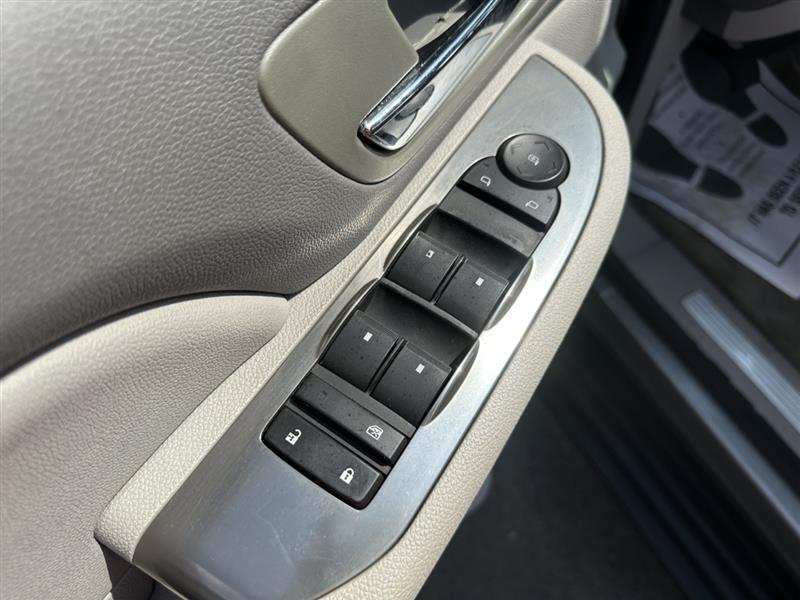 used 2007 Chevrolet Suburban car, priced at $6,990