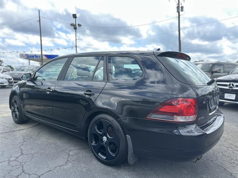 used 2013 Volkswagen Jetta SportWagen car, priced at $8,291