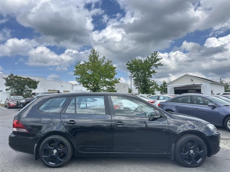 used 2013 Volkswagen Jetta SportWagen car, priced at $8,291