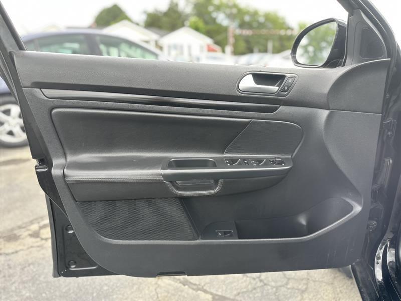 used 2013 Volkswagen Jetta SportWagen car, priced at $8,291