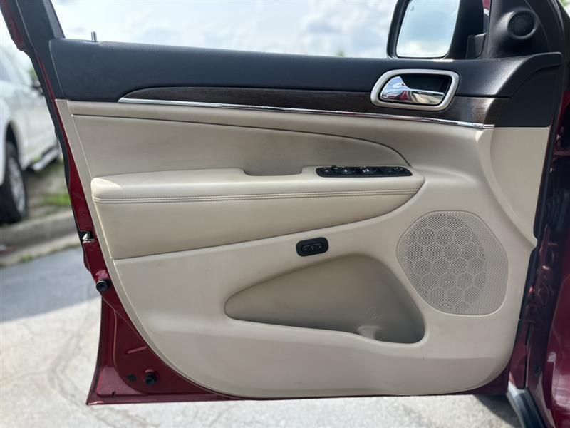 used 2015 Jeep Grand Cherokee car, priced at $8,990