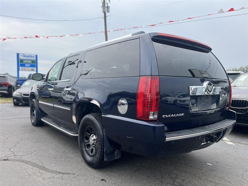 used 2007 Cadillac Escalade ESV car, priced at $2,892