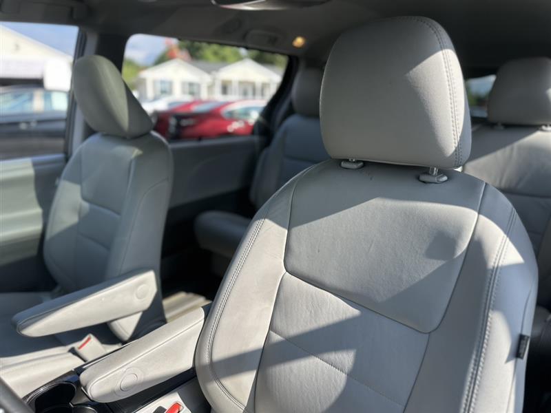 used 2017 Toyota Sienna car