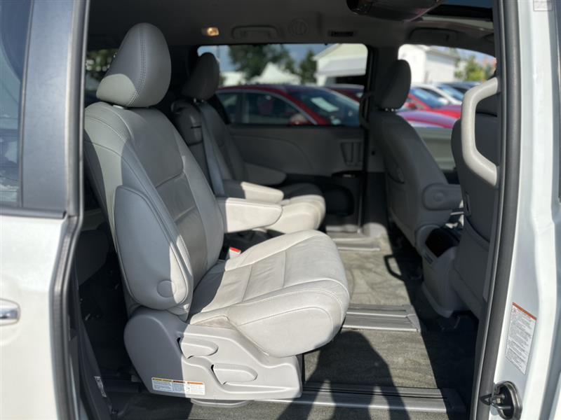 used 2017 Toyota Sienna car