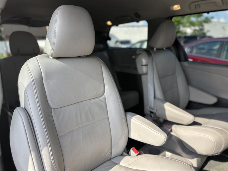used 2017 Toyota Sienna car