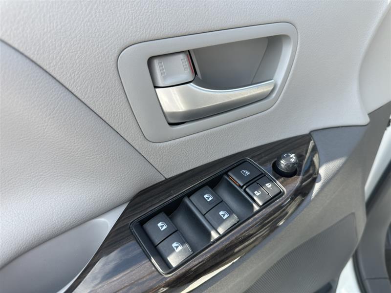 used 2017 Toyota Sienna car