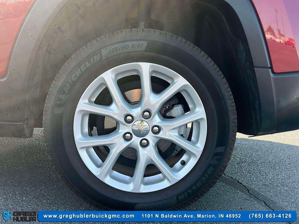 used 2015 Jeep Cherokee car, priced at $13,438
