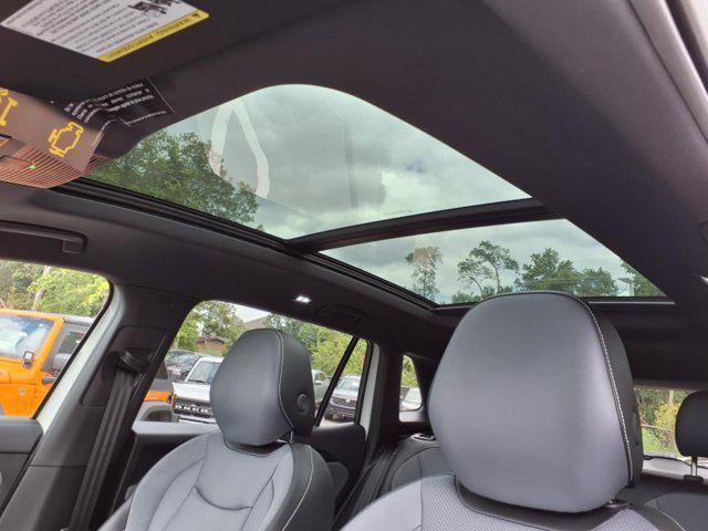 new 2025 Volkswagen Tiguan car, priced at $39,941