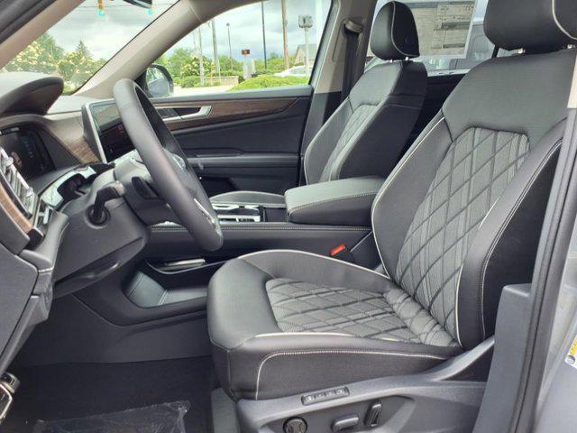 new 2025 Volkswagen Atlas car, priced at $55,078