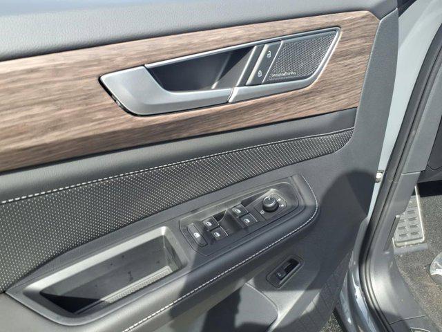 new 2025 Volkswagen Atlas car, priced at $54,282