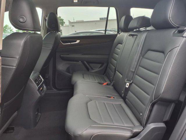 new 2025 Volkswagen Atlas car, priced at $49,006