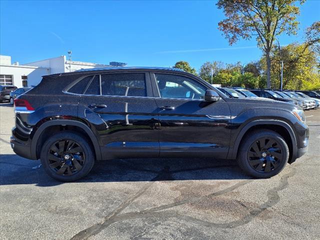 new 2024 Volkswagen Atlas Cross Sport car, priced at $43,981