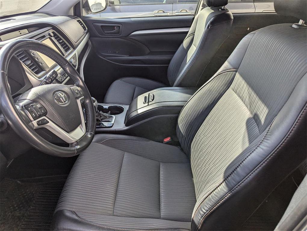 used 2019 Toyota Highlander car, priced at $23,800