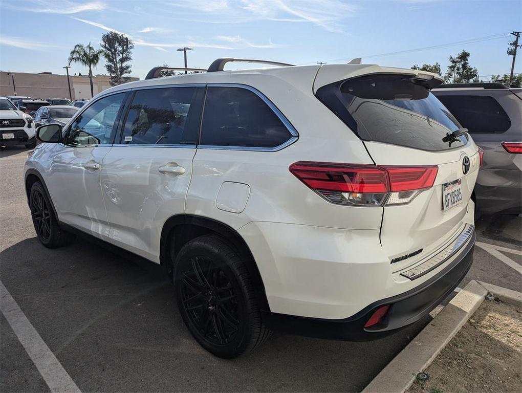 used 2019 Toyota Highlander car, priced at $23,800