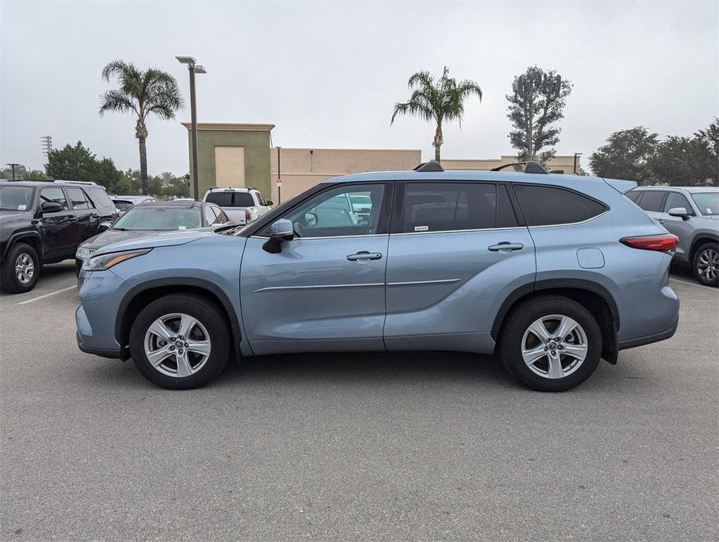 used 2022 Toyota Highlander car, priced at $27,300