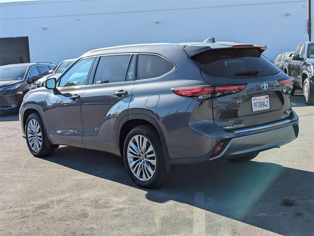 used 2023 Toyota Highlander Hybrid car, priced at $46,900