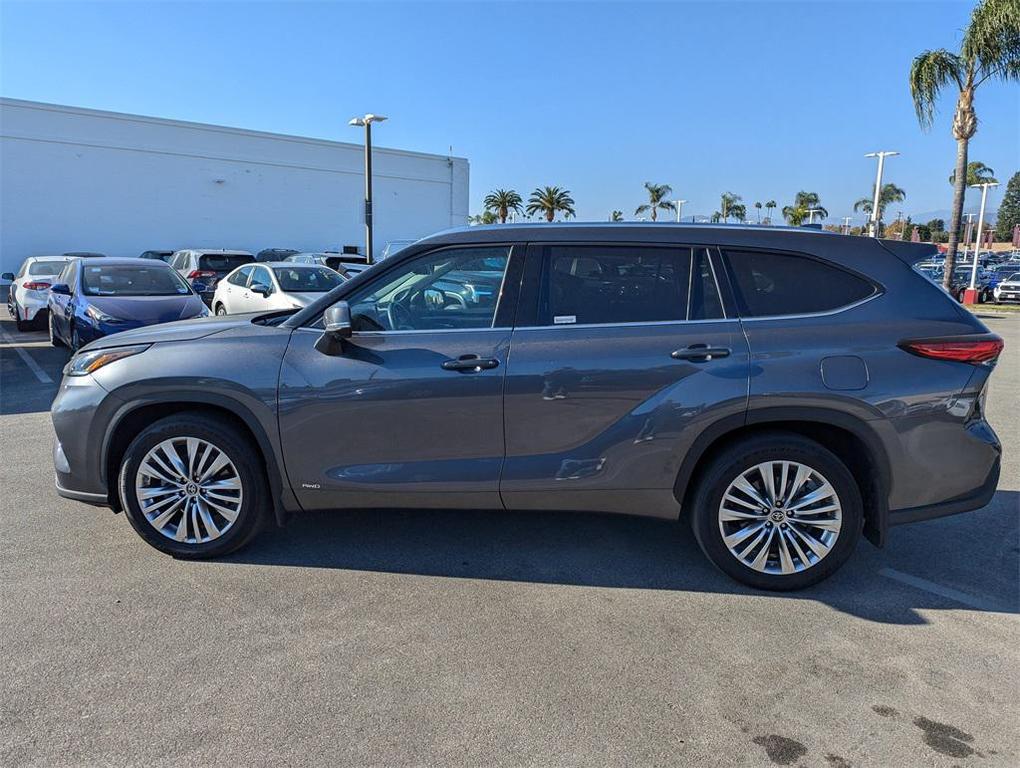 used 2023 Toyota Highlander Hybrid car, priced at $46,900