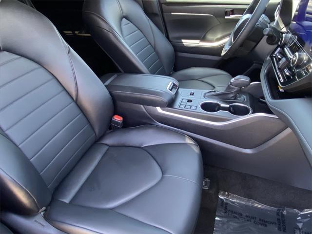 used 2024 Toyota Highlander Hybrid car, priced at $44,000