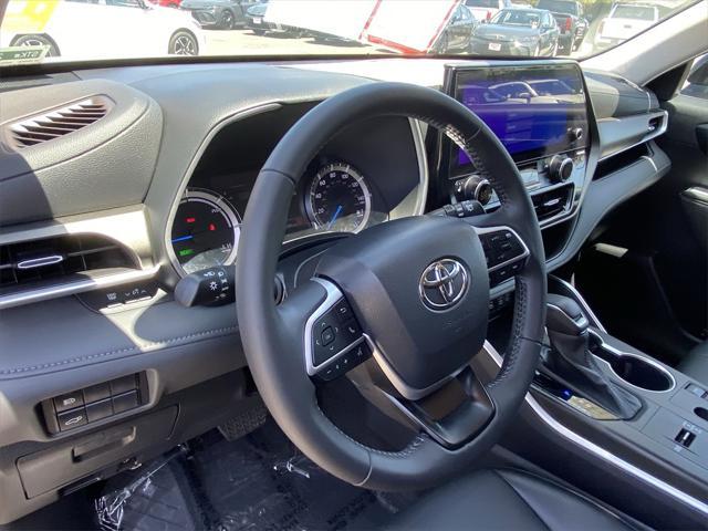 used 2024 Toyota Highlander Hybrid car, priced at $44,000