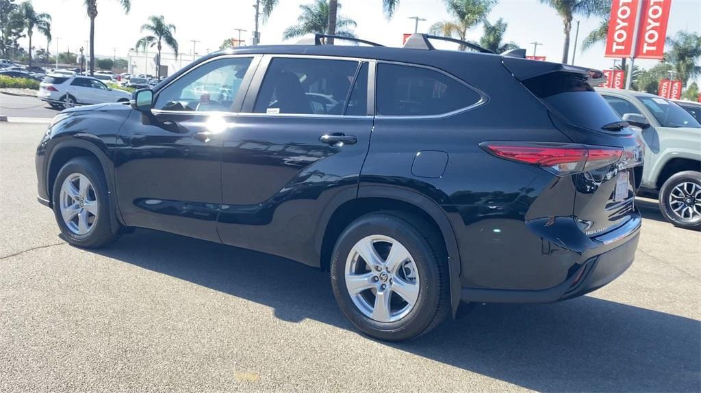 used 2023 Toyota Highlander car, priced at $32,488