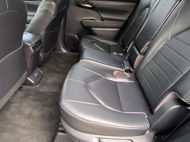 used 2023 Toyota Highlander car, priced at $35,500
