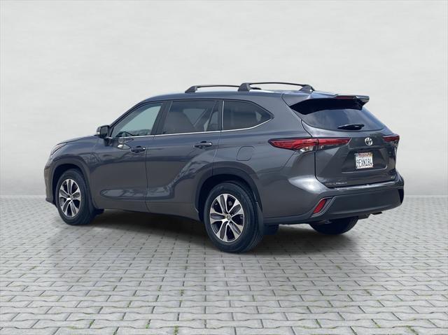 used 2023 Toyota Highlander car, priced at $35,500