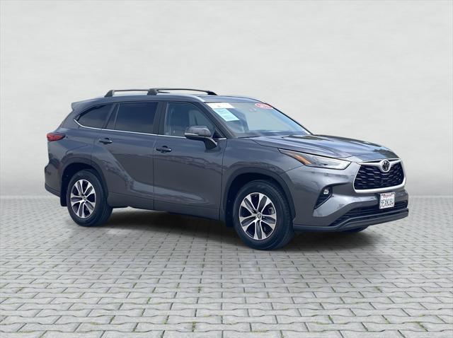used 2023 Toyota Highlander car, priced at $35,500