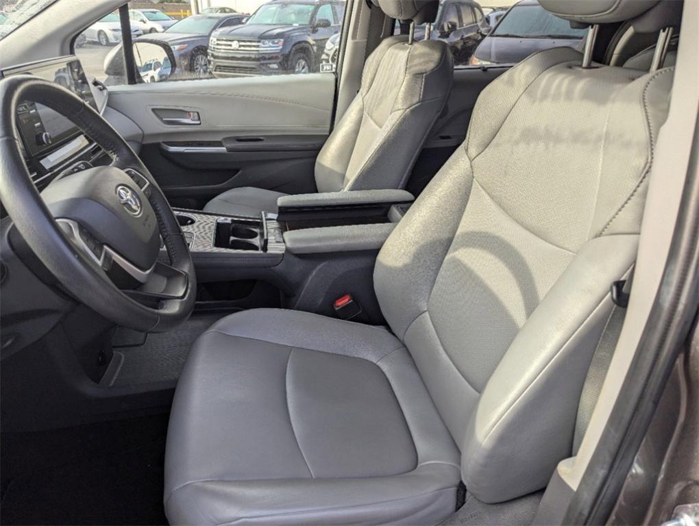 used 2023 Toyota Sienna car, priced at $44,488