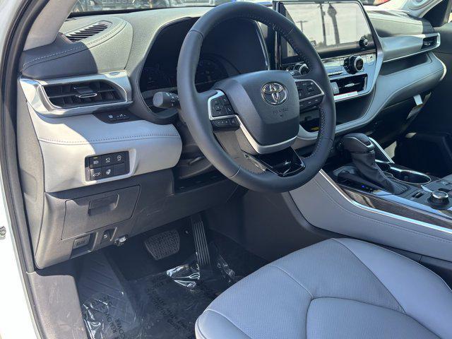 new 2025 Toyota Highlander car, priced at $55,583