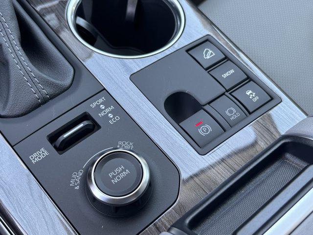 new 2025 Toyota Highlander car, priced at $55,583