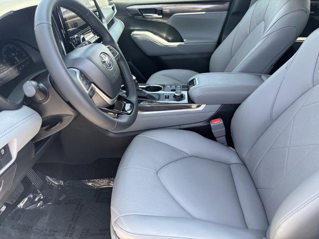new 2025 Toyota Highlander car, priced at $55,583
