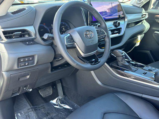 new 2025 Toyota Highlander Hybrid car, priced at $56,963