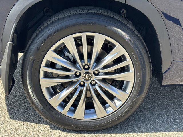 new 2025 Toyota Highlander Hybrid car, priced at $56,963
