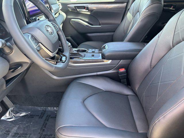 new 2025 Toyota Highlander Hybrid car, priced at $56,963
