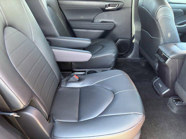 new 2025 Toyota Highlander Hybrid car, priced at $50,598