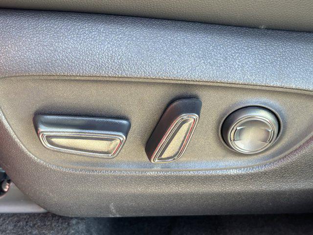 new 2025 Toyota Highlander Hybrid car, priced at $50,598