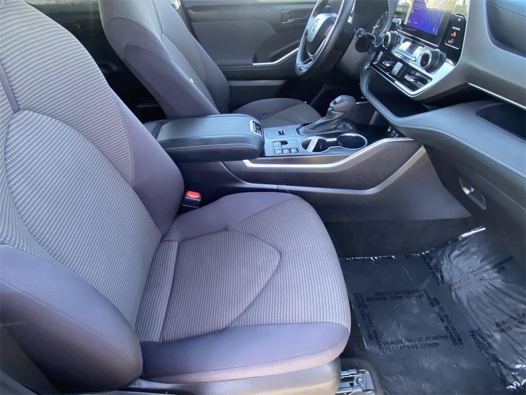 used 2023 Toyota Highlander car, priced at $33,488