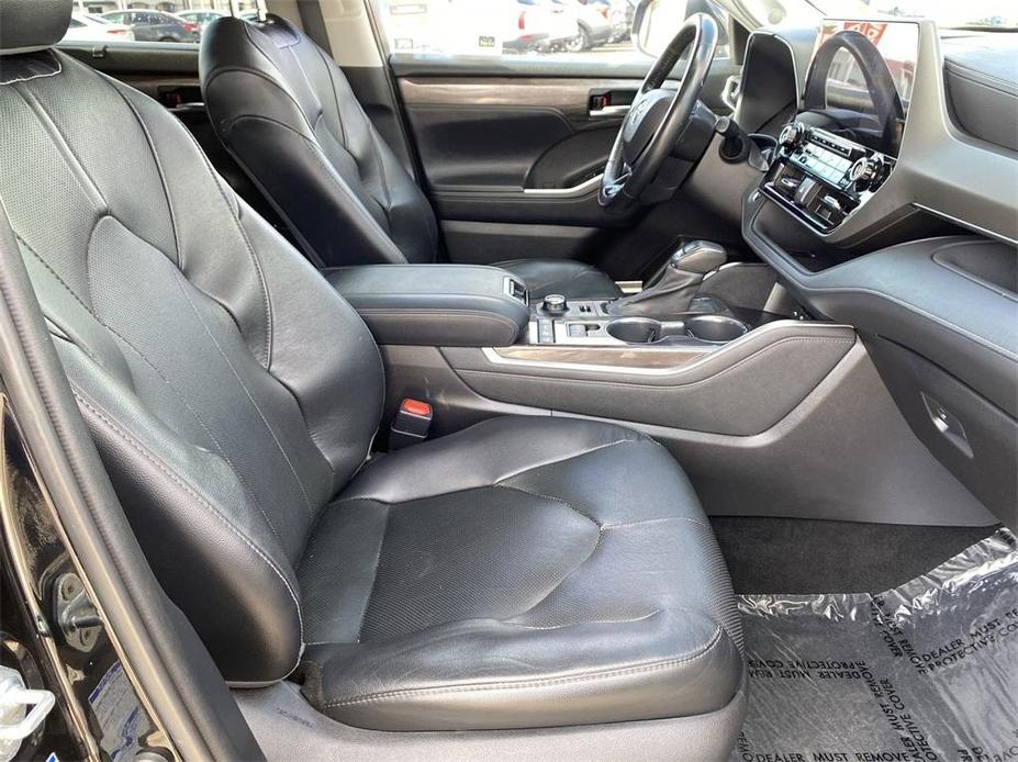 used 2021 Toyota Highlander car, priced at $37,488