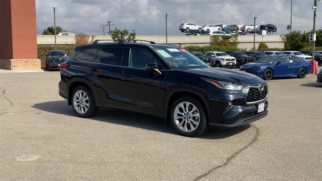 used 2021 Toyota Highlander car, priced at $37,488