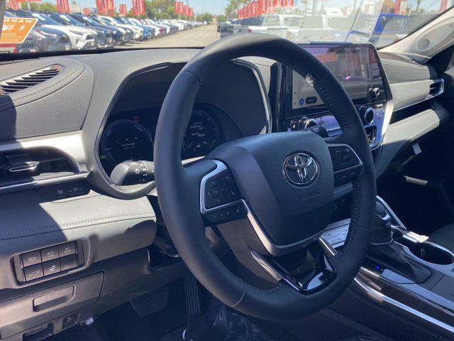 new 2025 Toyota Highlander Hybrid car, priced at $56,673