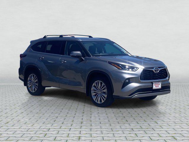 new 2025 Toyota Highlander Hybrid car, priced at $56,673