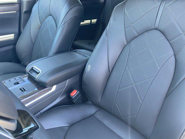 new 2025 Toyota Highlander Hybrid car, priced at $56,673