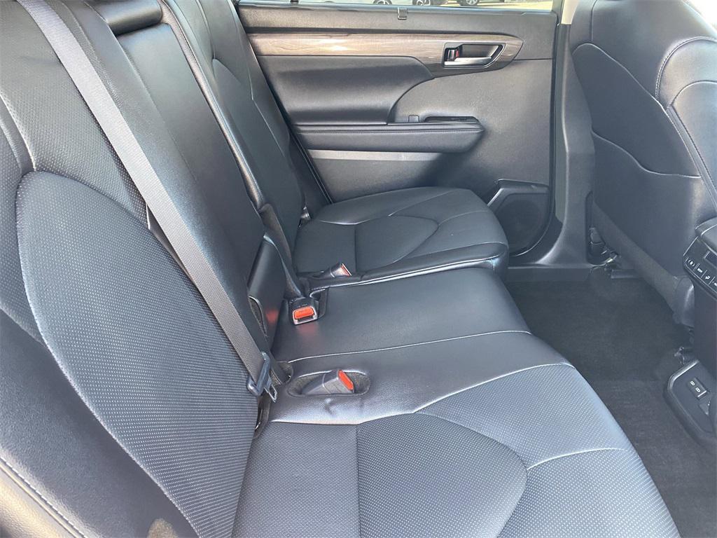 used 2024 Toyota Highlander car, priced at $38,700