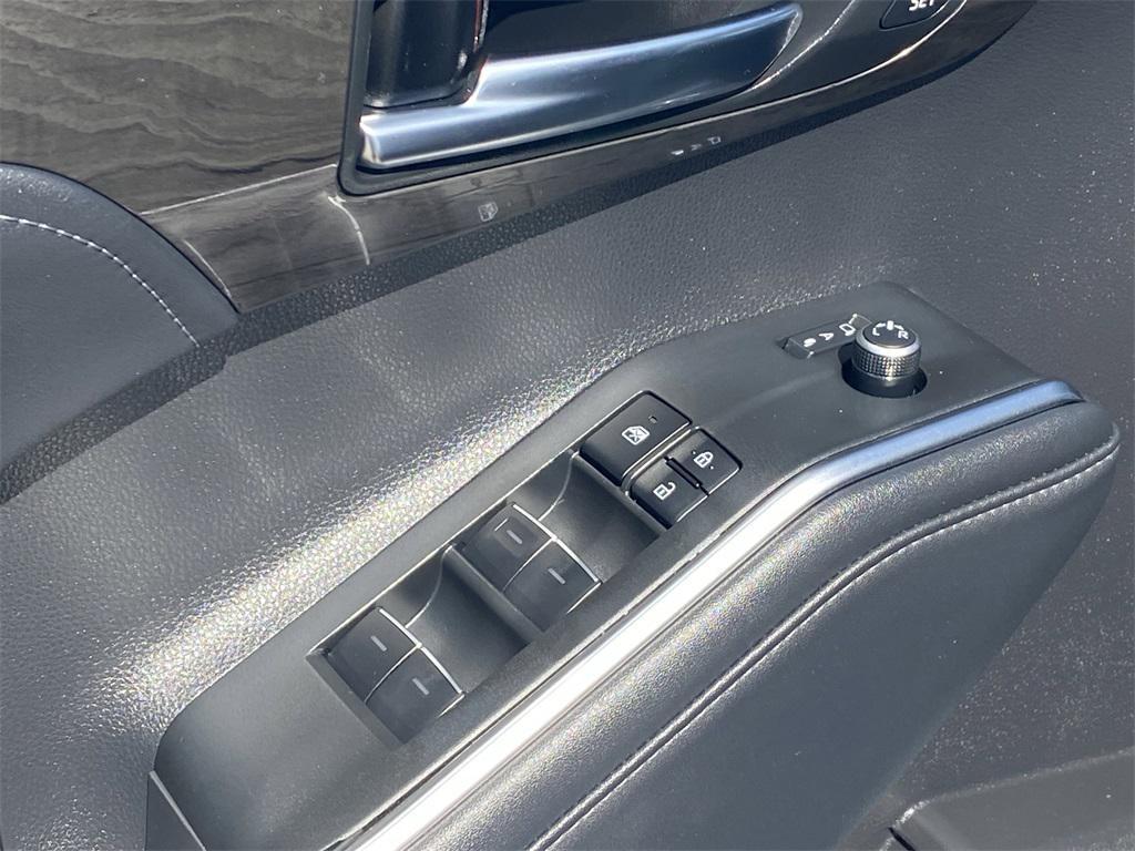 used 2024 Toyota Highlander car, priced at $38,700