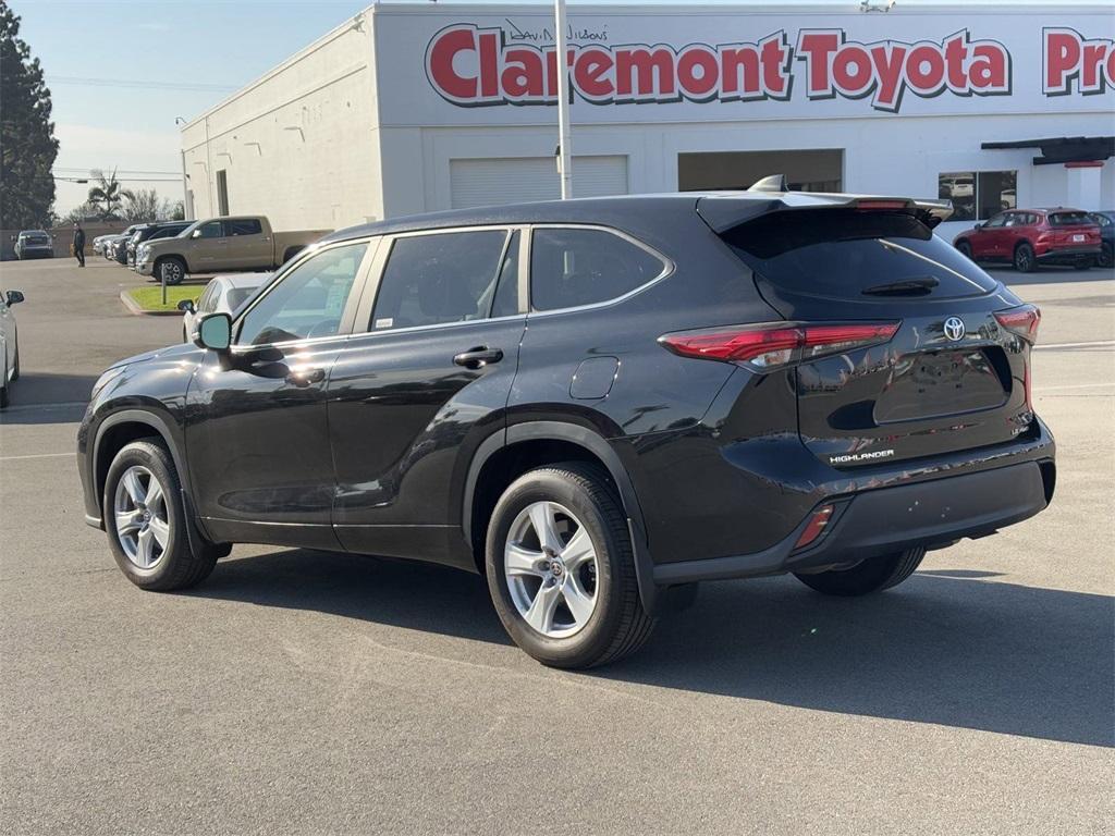 used 2023 Toyota Highlander car, priced at $34,488