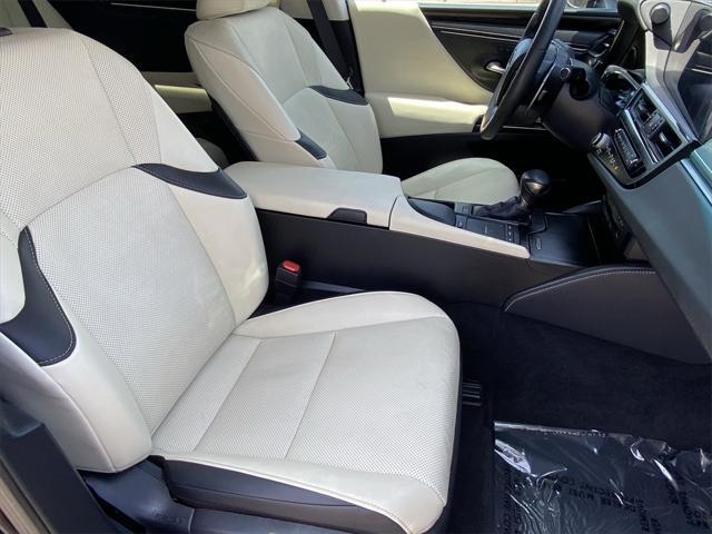 used 2022 Lexus ES 350 car, priced at $28,300